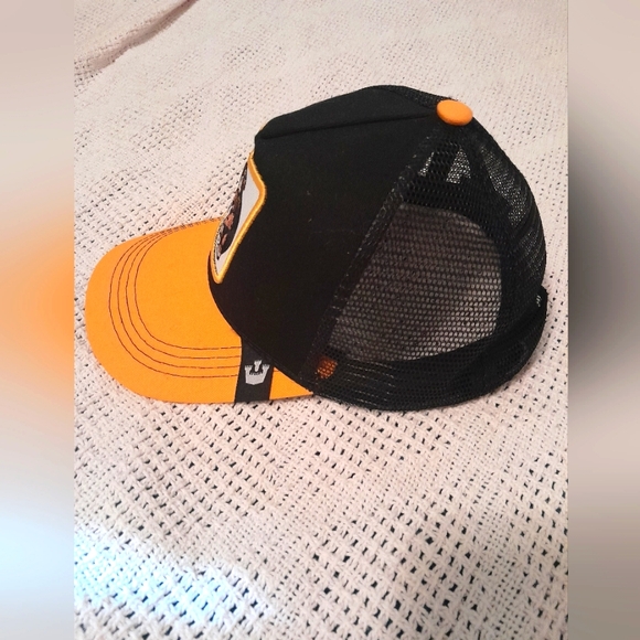 "Funky" embroidered snapback trucker hat - Picture 2 of 4